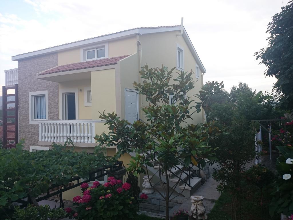 Apartments Sandra Tivat Exterior foto