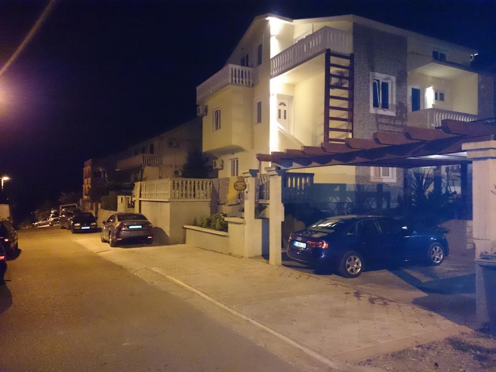 Apartments Sandra Tivat Exterior foto