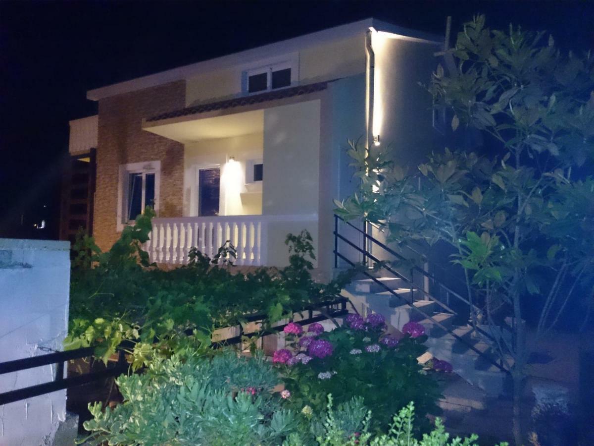 Apartments Sandra Tivat Exterior foto