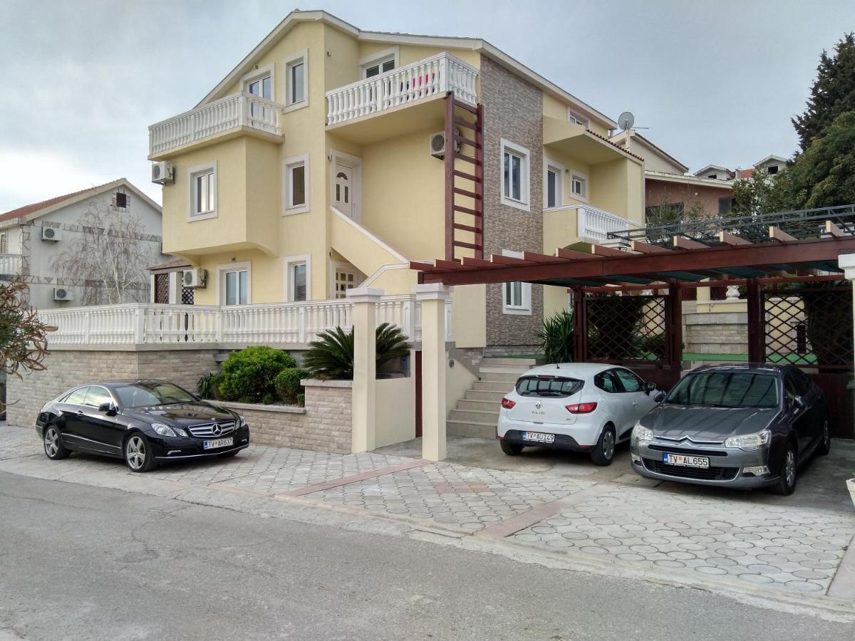 Apartments Sandra Tivat Exterior foto